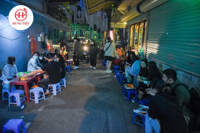 Giá cả cạnh tranh giúp quán anh chị thu hút được lượng lớn khách hàng