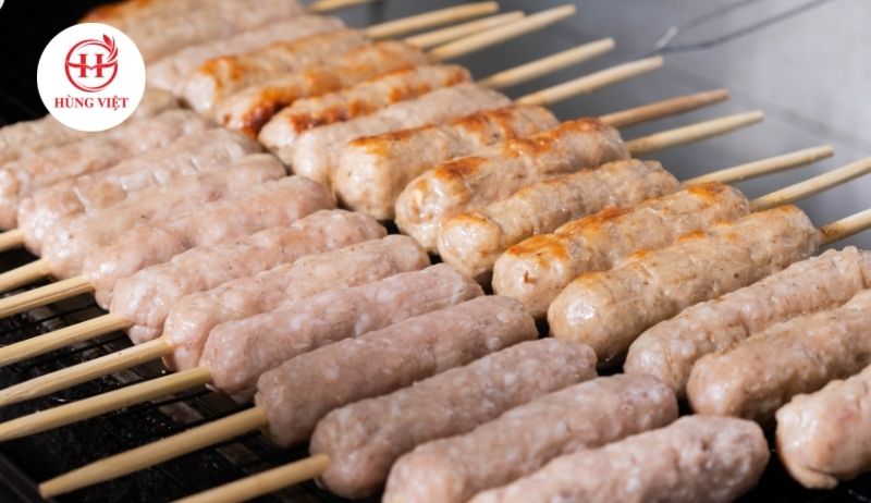 Bảo quản nem lụi số lượng lớn giúp chủ quán linh hoạt hơn trong kinh doanh