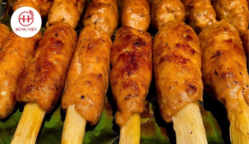 Hùng Việt mang đến nem lụi chất lượng cao, thơm ngon chuẩn vị Huế