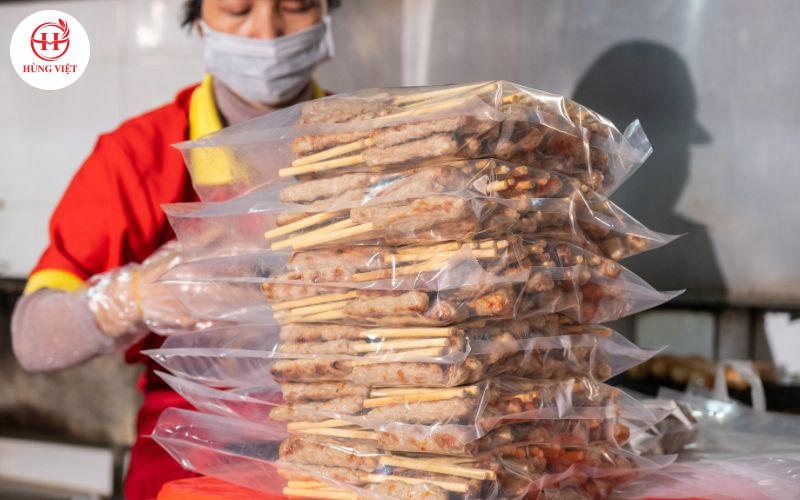 Giá sỉ nem lụi Huế mới nhất 2025