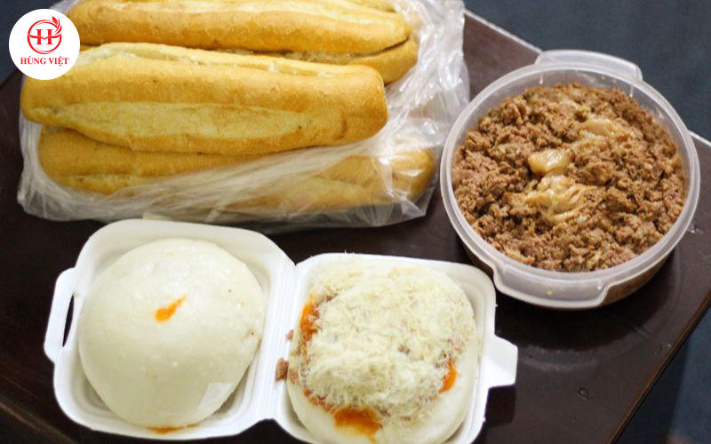 Pate còn có thể ăn kèm với bánh bao.