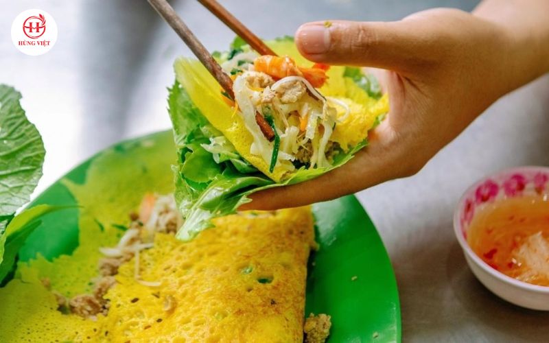 Bánh xèo cuốn rau sống