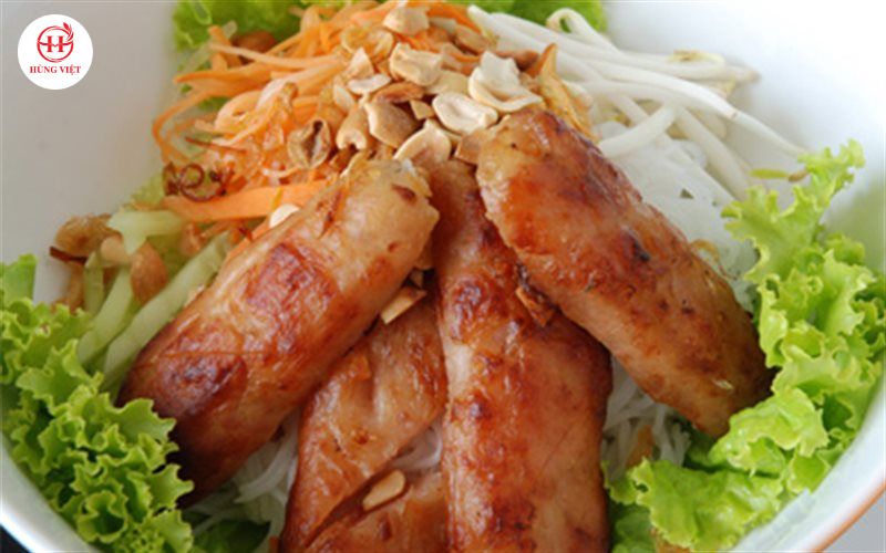 Bún trộn nem hồ lô