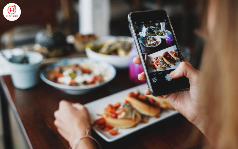 Đầu tư vào chất lượng hình ảnh, video về các món ăn vặt.