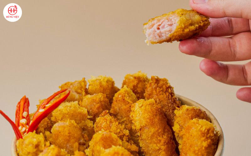 Nem chua rán được giới trẻ ưa chuộng.