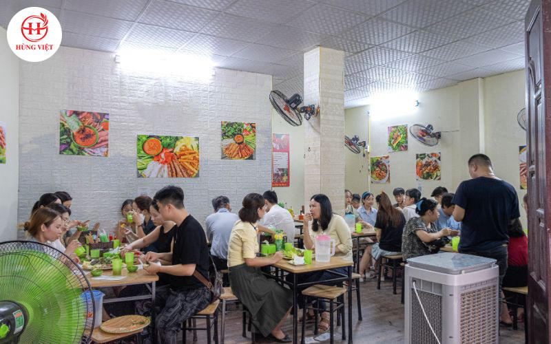 Chất lượng sản phẩm của Hùng Việt giúp chủ quán thu hút đông đảo thực khách.