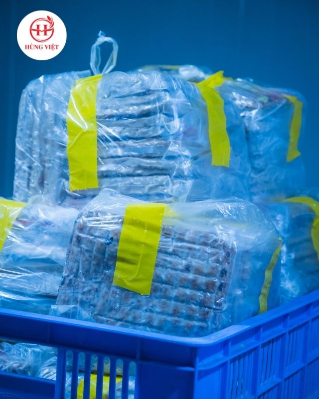 Dịch vụ giao hàng mang lại nhiều tiện ích khi mở quán ăn vặt.