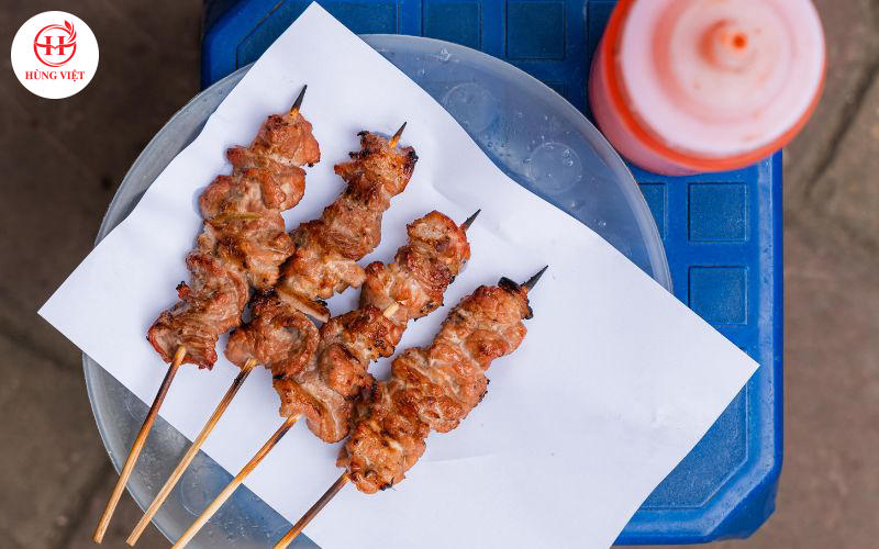 Hương thơm hấp dẫn, khó có thể cưỡng lại của thịt xiên nướng.