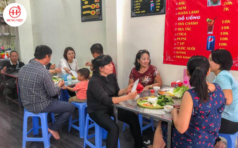 Xác định đúng nhóm đối tượng khách hàng mục tiêu cho quán.