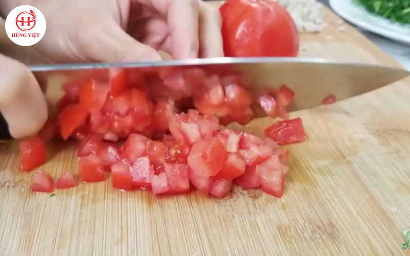 Cắt nhỏ các nguyên liệu
