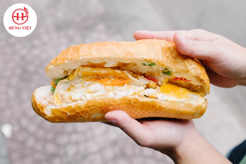 Top 10 Topping Bánh Mì Ngon Nhất