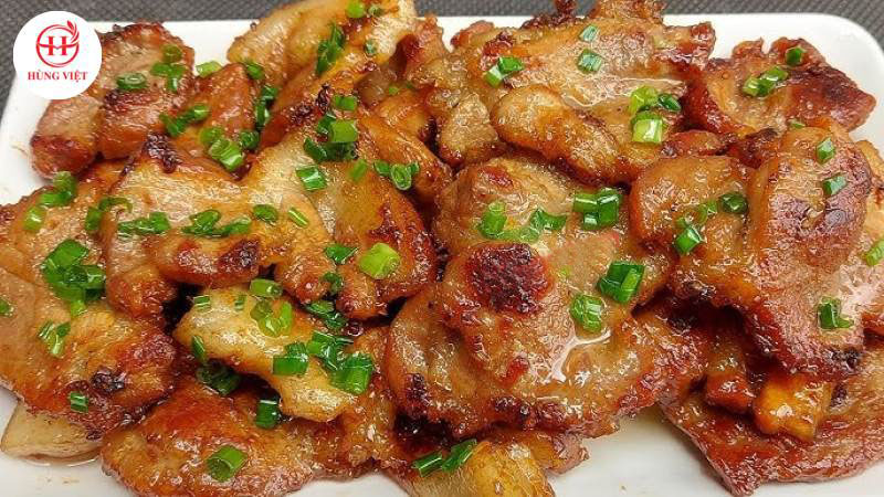 thịt xiên sống chiên ngập dầu
