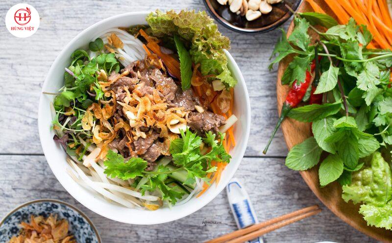 Hé Lộ Nguyên Liệu Làm Bún Trộn Khiến Khách Ăn Là Ghiền