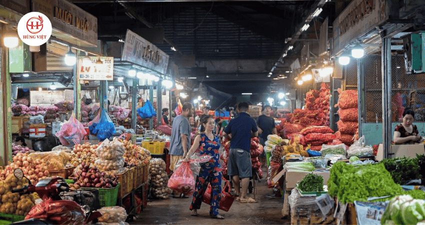Các chợ đầu mối - Nguồn sỉ nem chua rán phổ biến hiện nay
