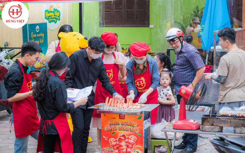 Vì sao nem hồ lô nướng sẵn chỉ có túi chứ không đóng thùng?