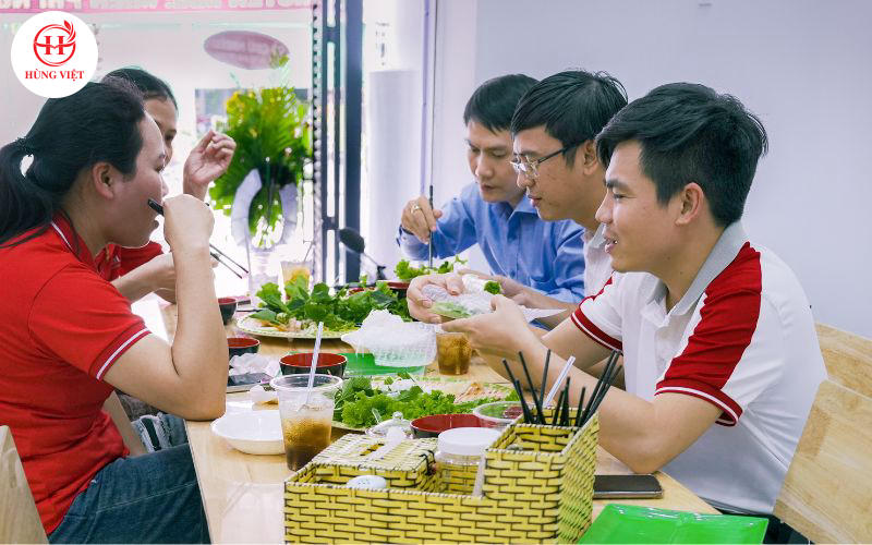 Bí quyết xử lý tình huống khách phàn nàn vì phục vụ chậm