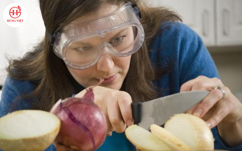 Mẹo Cắt Hành Không Bị Cay Mắt