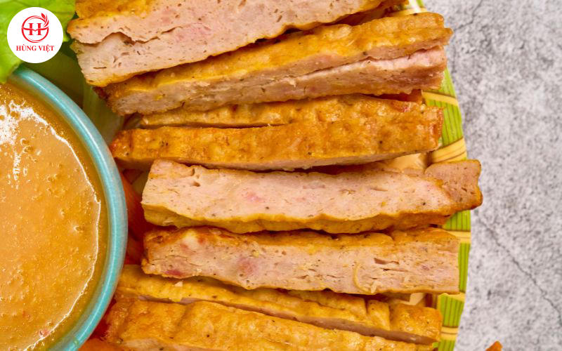 So sánh nem nướng Nha Trang Hùng Việt và nem nướng ngoài thị trường