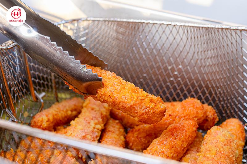 Nguồn sỉ nem chua rán thơm ngon, giá tốt cho chủ quán ốc