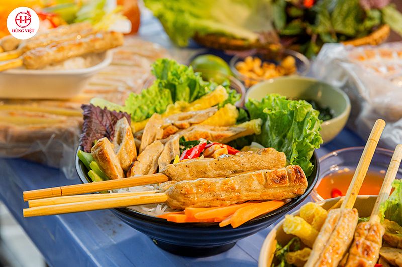 Nâng Tầm Quán Ăn Với Menu Bún Thịt Nướng Nem Lụi Chuẩn Vị Cố Đô