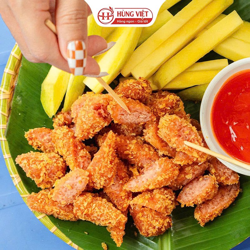 Nem chua rán không chỉ có hương vị thơm ngon mà giá thành cũng khá rẻ, phù hợp với nhiều nhóm khách hàng