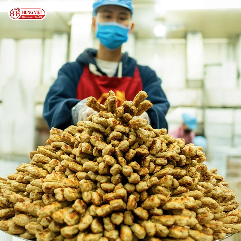 nem lụi huế hùng việt