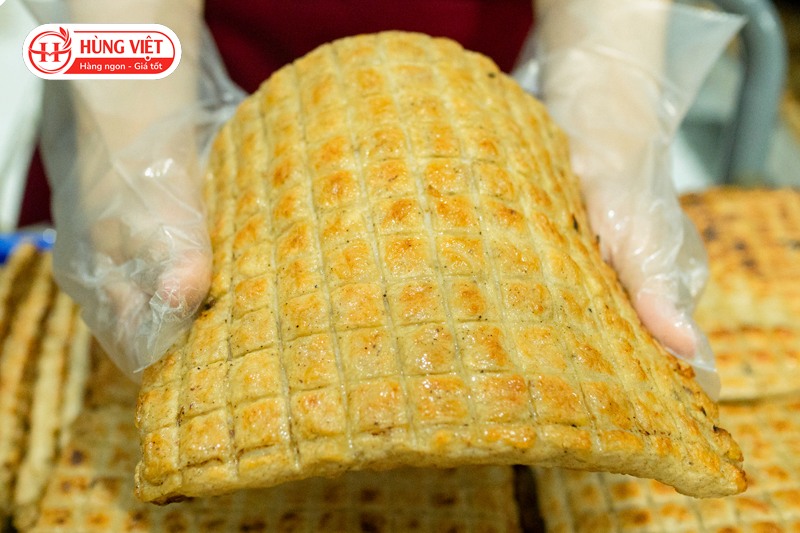 Rã đông nem trong ngăn mát để giữ trọn vị thơm ngon