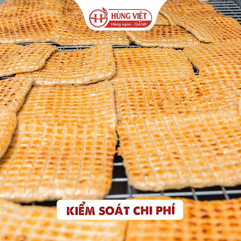 Nguồn gốc nem nướng và lý do “gây sốt” tại quán vỉa hè Sài Gòn