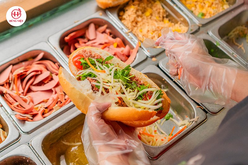 bánh mì pate trứng