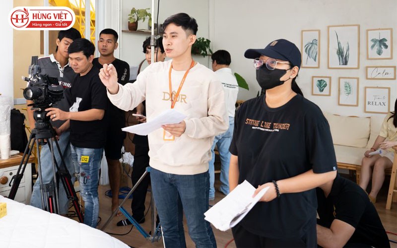 Đội ngũ livestream chuyên nghiệp