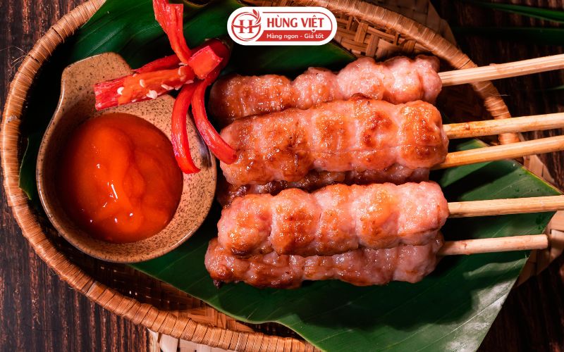 Nem nướng hồ lô món ăn vặt quốc dân đầy lôi cuốn