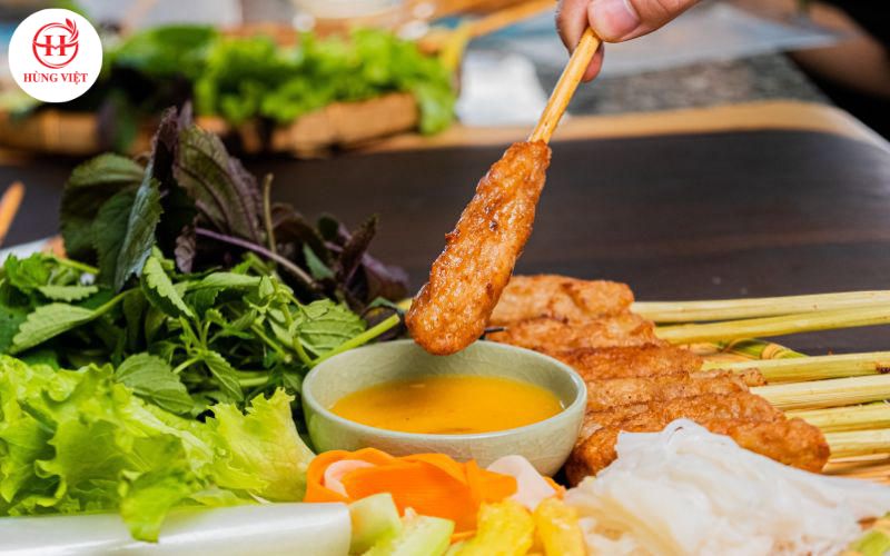 Sức hút khó cưỡng của nem lụi Huế