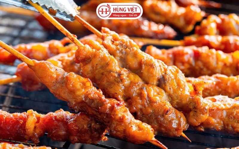 Xiên nướng sốt cay Hàn Quốc làn sóng ẩm thực đường phố