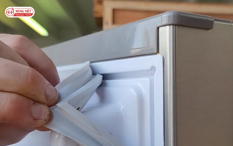 5 Sai Lầm Khi Vệ Sinh Tủ Mát Khiến Thiết Bị Nhanh Hỏng