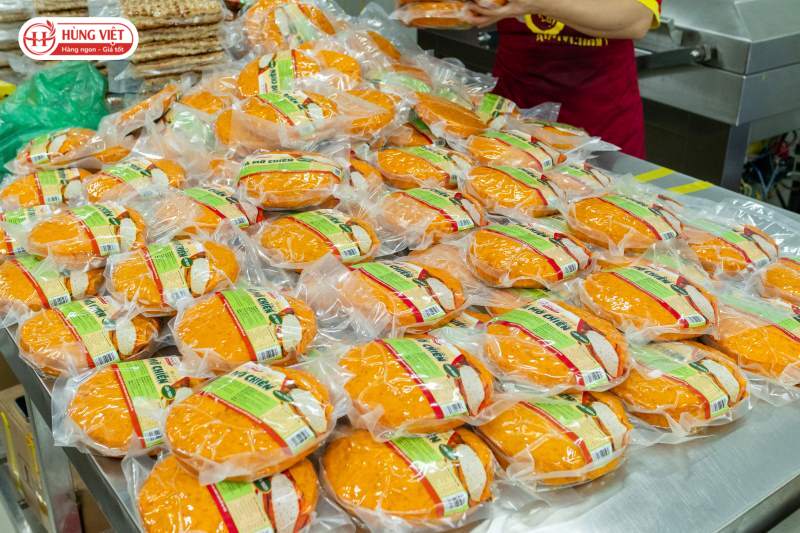Chả mỡ được đóng gói hút chân chuẩn quy cách