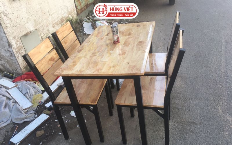 Chi tiết ưu và nhược điểm của bàn ghế quán ăn thanh lý