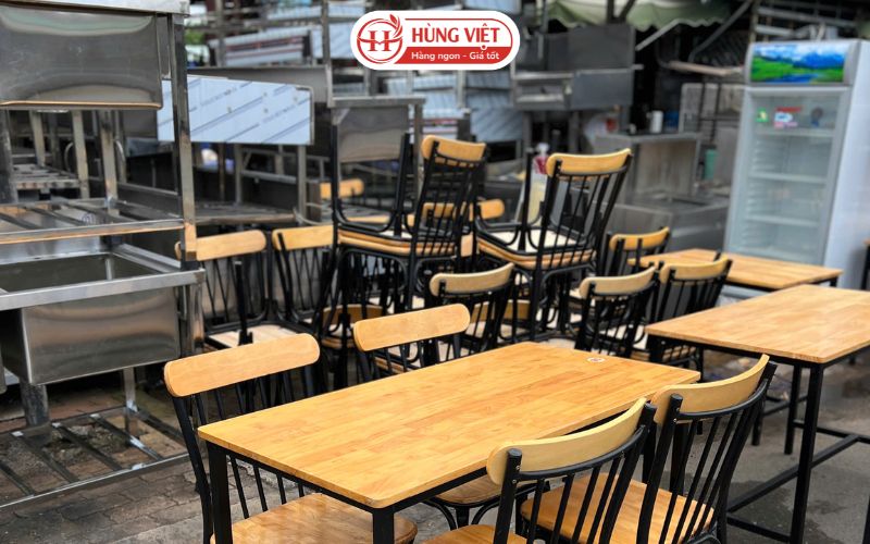Có nên mua bàn ghế quán ăn thanh lý khi mở quán?