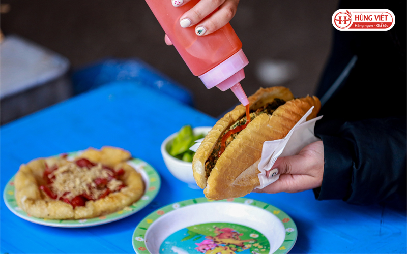 Bánh Mì Trứng Ngải Cứu